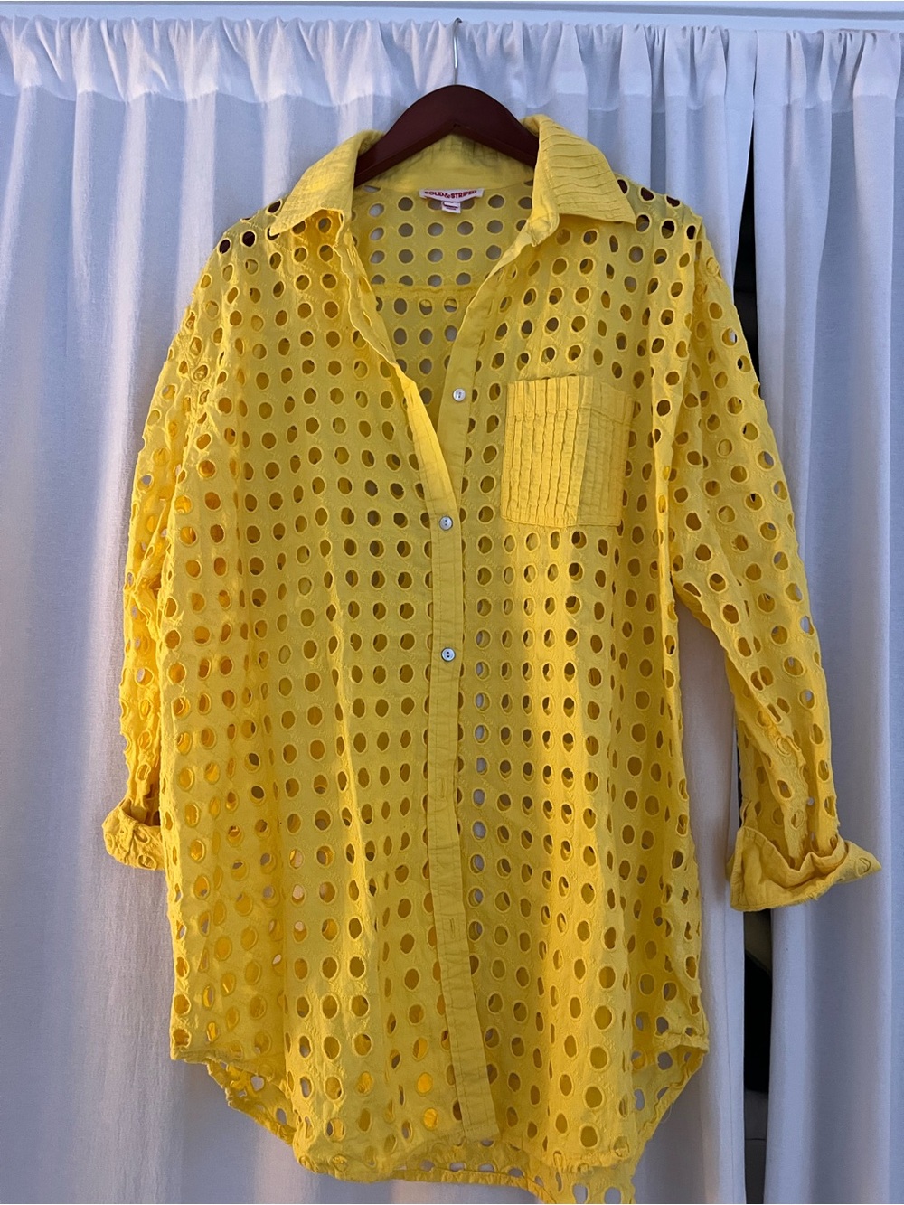 SOLID & STRIPED Yellow Eyelet button down